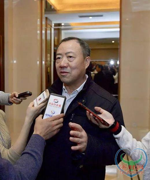 三会副主席亮相！热议注册制推出 退市投资者赔付